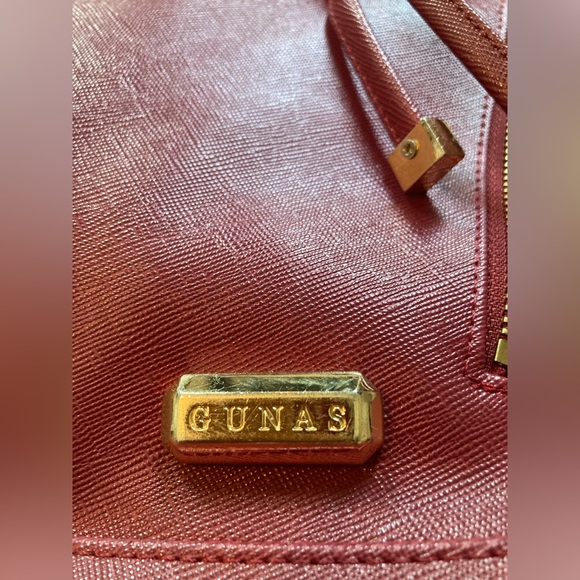 The Pelican Bag by GUNAS New York. - Picture 2 of 16